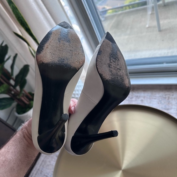 Stuart Weitzman Black and White Pointed-Toe Heels - Picture 5 of 5